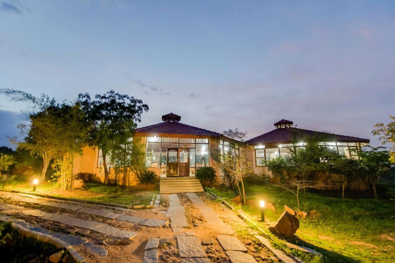 בלארי Hampi Heritage & Wilderness Resort-Jungle Lodges מראה חיצוני תמונה